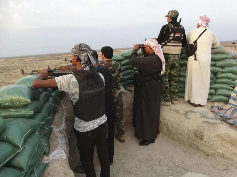 RESISTENCIA. En las afueras de Anbar esperan a los extremistas de ISIS. reuters