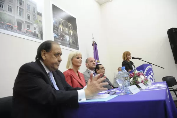 Un nuevo doctor honoris causa