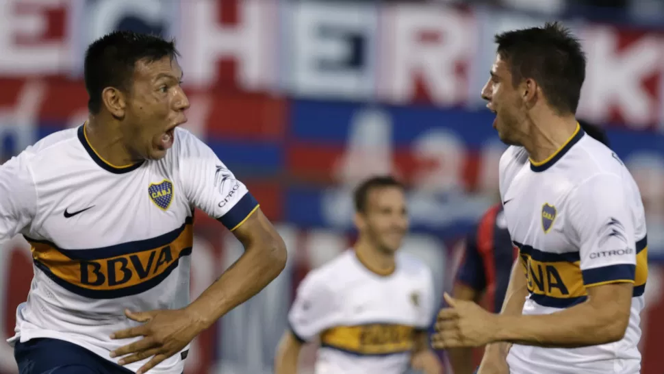 FESTEJO XENEIZE. Jonthan Calleri celebra el primer gol de Boca, en el partido que los xeneizes derrotan a Cerro Porteño 4 a 1. REUTERS