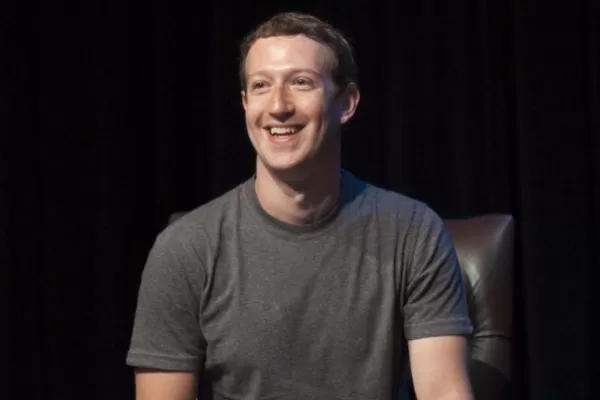 Por qué Zuckerberg usa remera gris