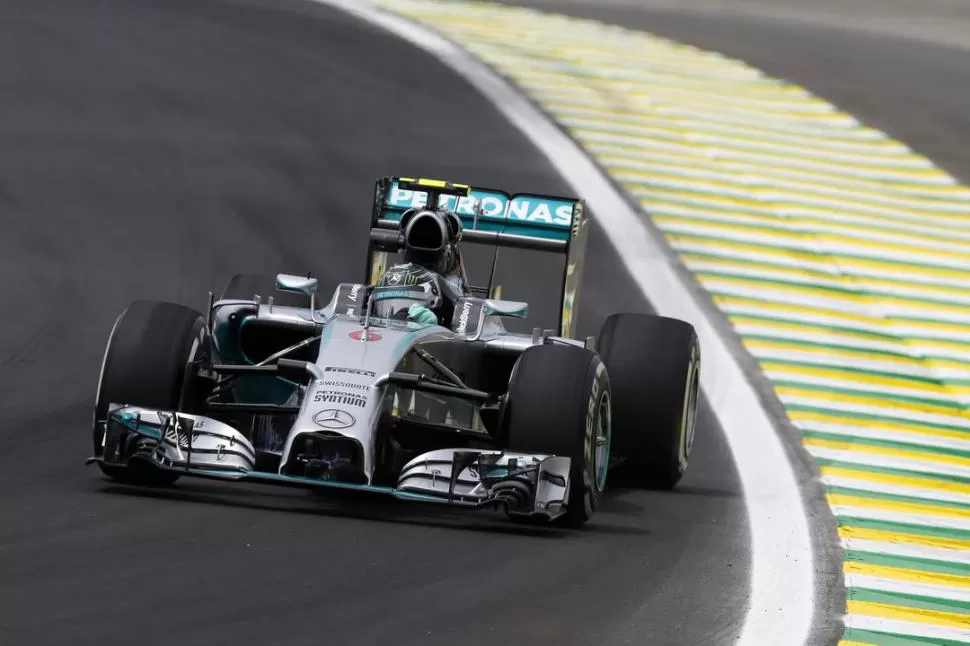 SE LE DIO. Nico Rosberg hizo un gran trabajo sobre el Mercedes, pese al asedio al que lo sometió Lewis Hamilton. 