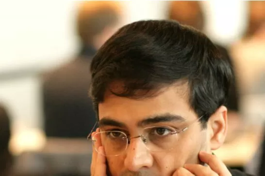 CON AUDACIA. Anand, de 44 años, hizo hoy gala de valentía ante el último campeón del mundo. FOTO TOMADA DE MAESTROAJEDREZ.WORDPRESS.COM.