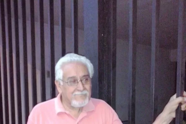 “Creo que la función del poeta es reflejar la realidad”