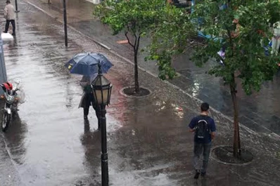 Los chaparrones se quedarían durante todo el día en Tucumán