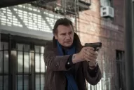 Caminando entre tumbas: Liam Neeson no descansa