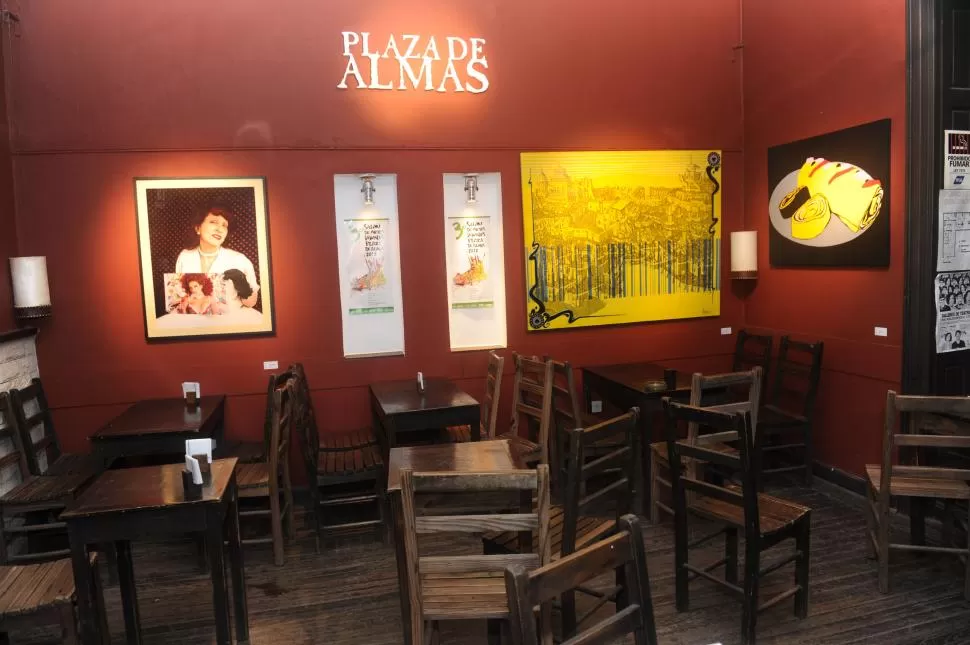 PARA EL DISEÑO. El tradicional pub de Barrio Norte incorporará otro gesto cultural en su estructura.  la gaceta / foto de ANTONIO FERRONI (archivo)