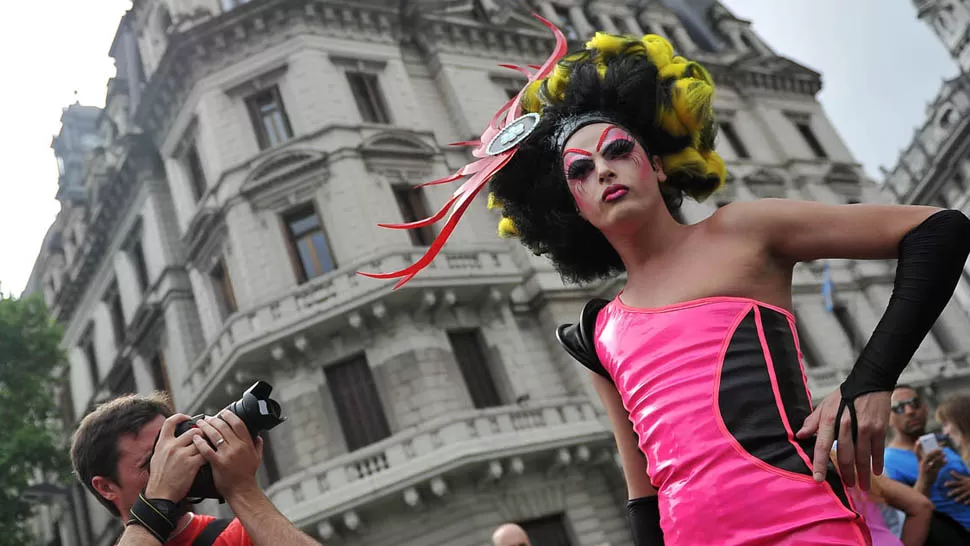 CIUDAD DIVERSA. La Marcha del Orgullo Gay en Buenos Aires es una de las más coloridas del mundo. TELAM