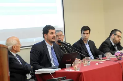 “El futuro de los medios se ata al destino de una sociedad”