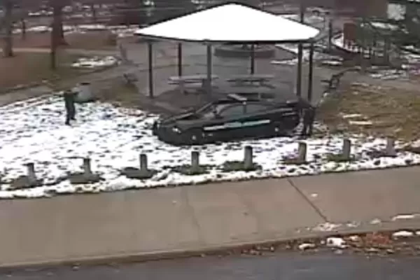 Un video muestra como un policía ejecutó al niño de 12 años en Cleveland