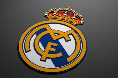 Real Madrid elimina la cruz de su escudo por un contrato con un banco árabe