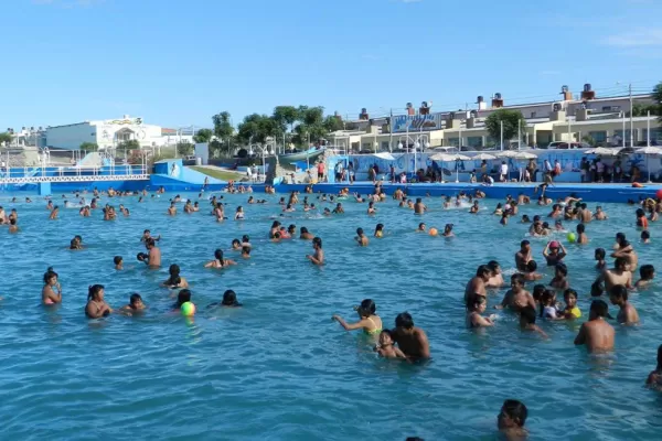 Jujuy: Milagro Sala puso en marcha la temporada de pileta de la Tupac Amaru