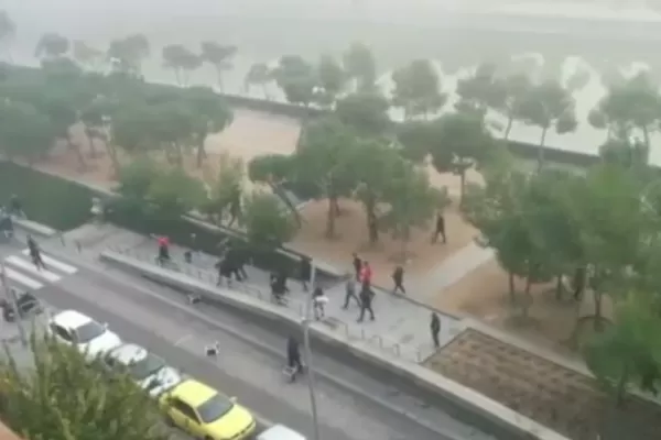 Un hincha muere tras pelea entre barrabravas en España