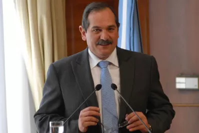 Los políticos que entregan algo a cambio de un voto son unos hijos de puta, dijo Alperovich