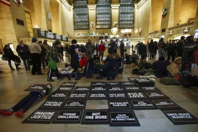 Masivas manifestaciones contra la violencia policial en EEUU