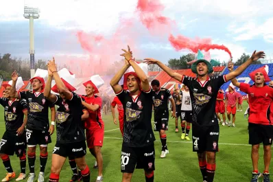 Huracán le robó el sueño al decano y ascendió a Primera