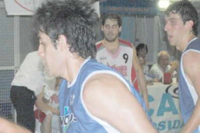 Gonzalo Flores vuelve a sumarse a la UNCAus