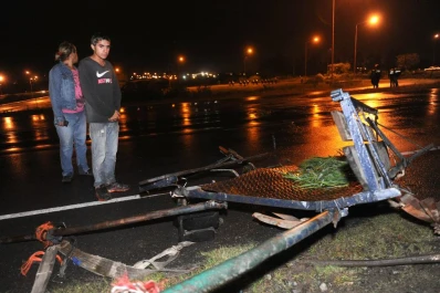 Una camioneta chocó un carro y murió una niña de seis años