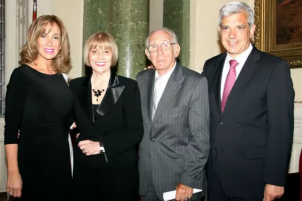 Declaran el Día Nacional de la Moda en honor a Jorge Ibáñez