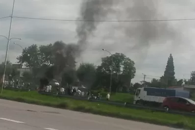 Cortaron la ruta en la entrada a Villa Mariano Moreno