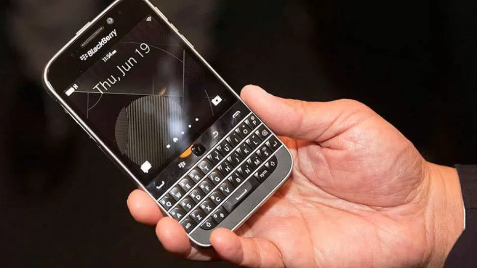 ASÍ ES.  El nuevo modelo de Blackberry.