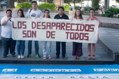 Tucumanos se suman a una campaña en apoyo a las víctimas de Ayotzinapa