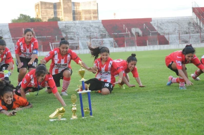 San Martín goleó a Atlético y gritó campeón en el Anual femenino