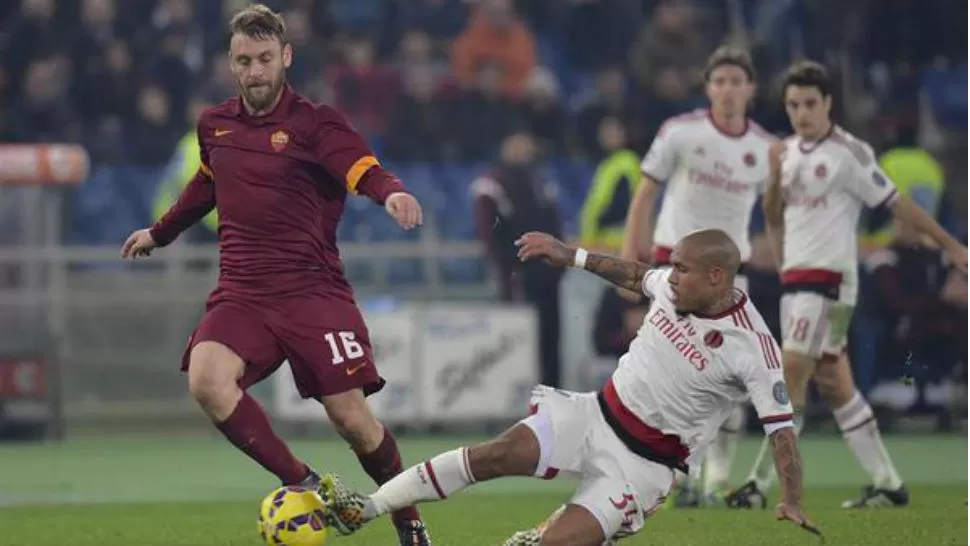TRABADO. Roma y Milan no pudieron sacarse ventajas, y no pasaron del 0-0. (FOTO DE www.kabarbola.net)