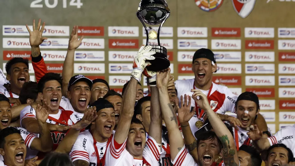 NUEVO SUEÑO. River, reciente campeón de la Sudamericana, apostará por el torneo más importante del continente en el primer semestre de 2015. ARCHIVO