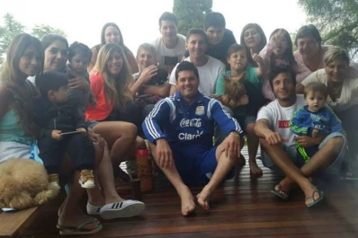 Messi llegó al país y ya disfruta de toda su familia