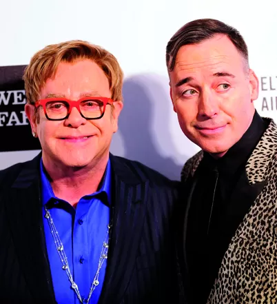 LA PAREJA. Elton John y David Furnish llevan muchos años juntos.  