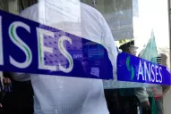 La administración pública nacional atenderá hasta el mediodía