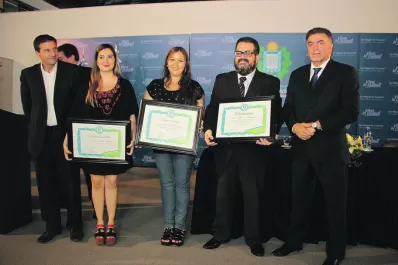 La Municipalidad distinguió a tres periodistas de LA GACETA