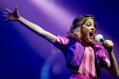 Al papá de Violetta no lo preocupa el peso de su hija