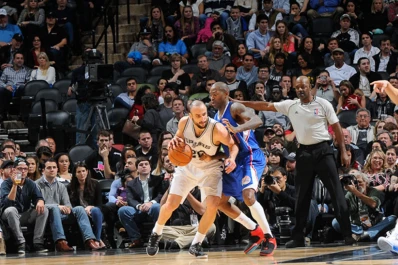 Manu Ginóbili y el pase de fantasía que enloqueció a los fans