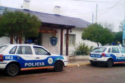 En Rawson, hallaron el cadáver de un niño adentro de un tambor y detienen a su madre