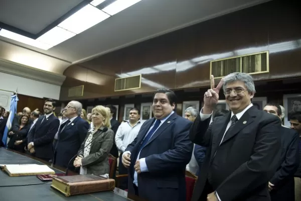 “Ser autónomo no significa estar aislado”, justificó Bardón