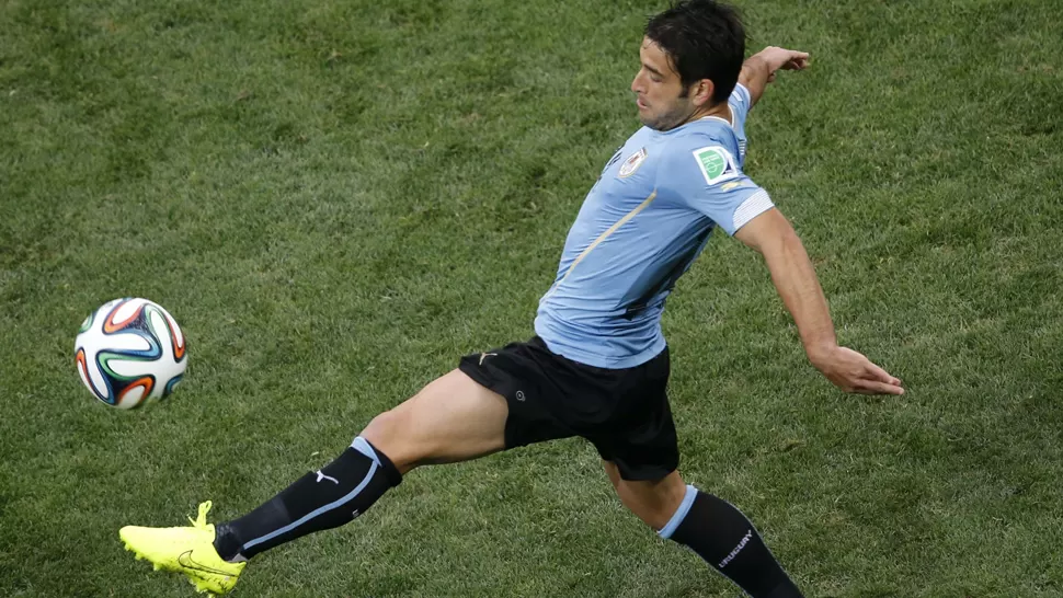CELESTE. Lodeiro jugó para Uruguay la última Copa del Mundo Brasil 2014. ARCHIVO