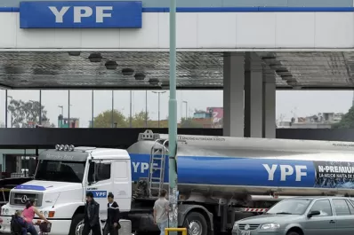 Advierten que la baja del precio del petróleo complica a YPF