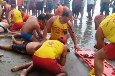 Un rayo mató a cuatro personas en una playa de Brasil