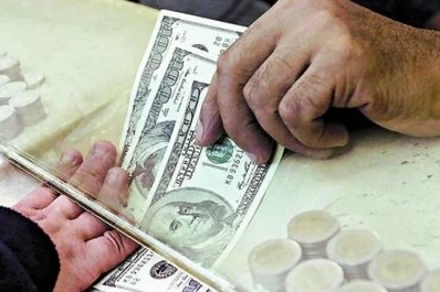 Para comprar dólares habrá que ganar $ 10.000