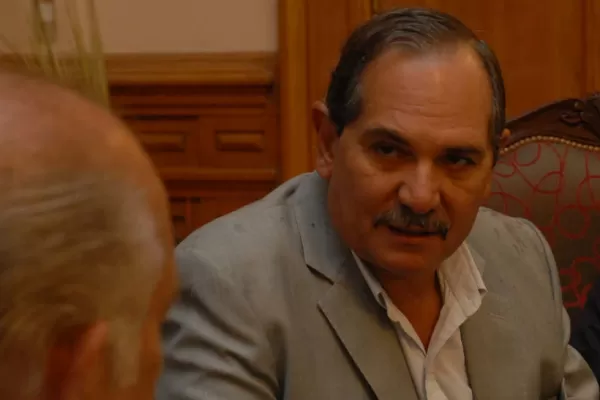 Alperovich quiere ser senador para “seguir estando”