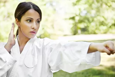 Las mujeres tendrán que saber artes marciales para evitar violaciones