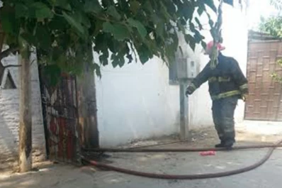 Quemaron la casa de los acusados de matar a una mujer