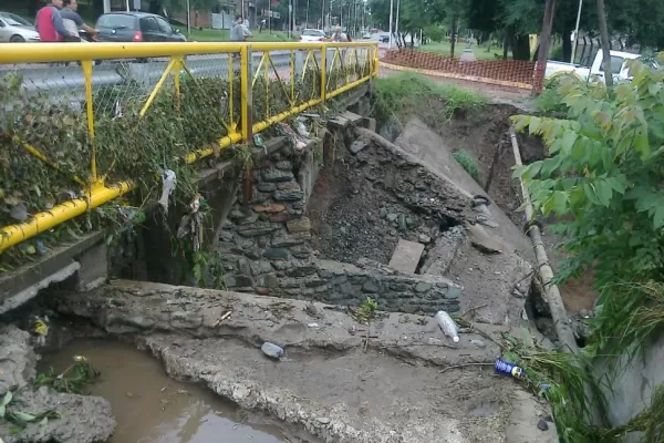 El nuevo puente de Tafí Viejo se derrumbó con la primera tormenta