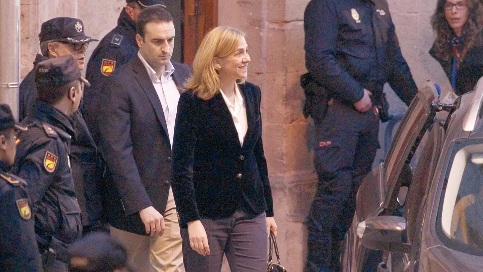 Cristina de Borbón, la hermana del Rey de España, trata de evitar el juicio oral