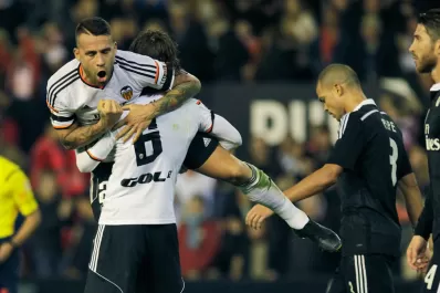 Con un gol de Otamendi, Valencia le ganó a Real Madrid