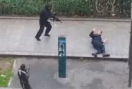 Un atentado contra la revista Charlie Hebdo, en París, dejó 12 muertos