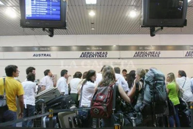 Un vuelo de Aerolíneas Argentinas no pudo aterrizar en Tucumán