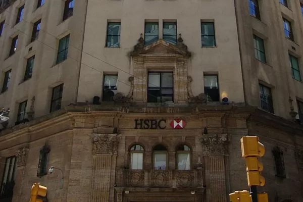 Allanaron la sede central del banco HSBC, en la Capital Federal