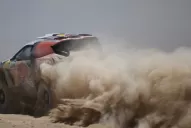 Sainz se retiró del Dakar tras protagonizar un espectacular vuelco